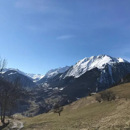 La Vie Eau Naturelle, Jolies Et Repas Sur Demande Oda ve Kahvaltı Sembrancher